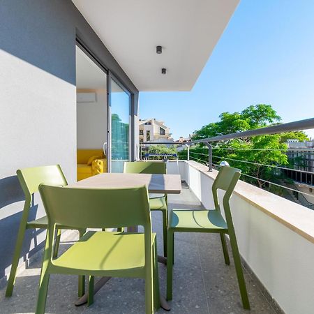 Apartmani Pino Baska Voda Bagian luar foto