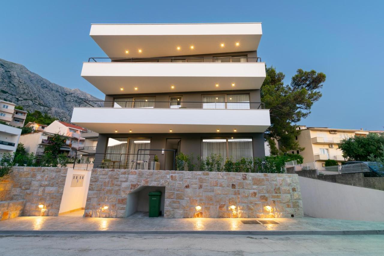 Apartmani Pino Baska Voda Bagian luar foto