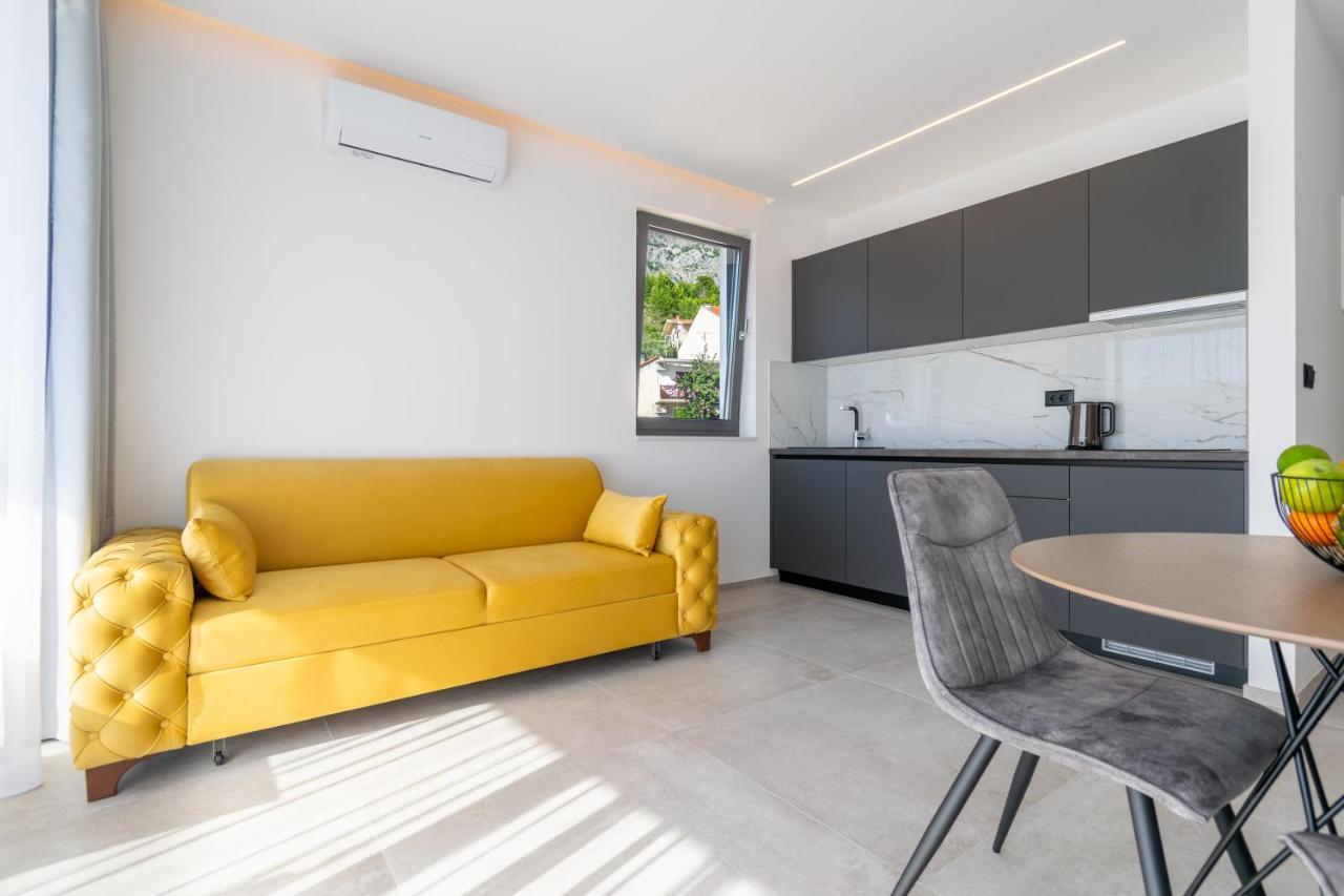 Apartmani Pino Baska Voda Bagian luar foto