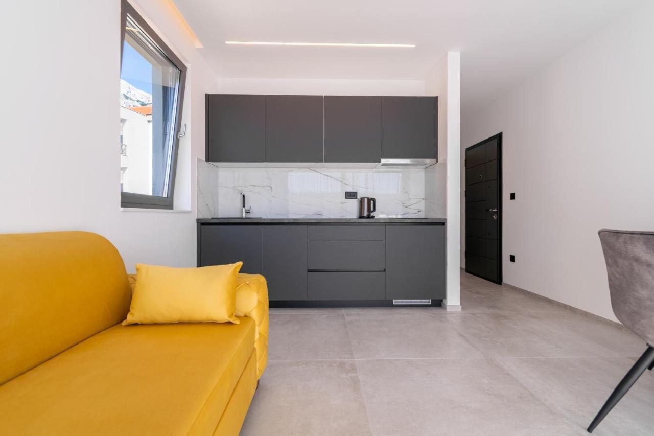 Apartmani Pino Baska Voda Bagian luar foto