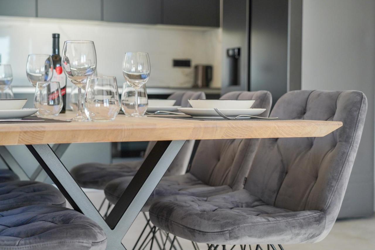 Apartmani Pino Baska Voda Bagian luar foto