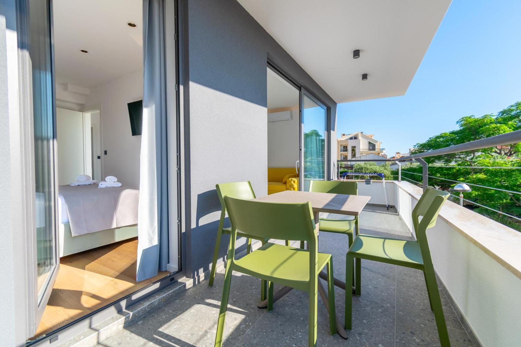 Apartmani Pino Baska Voda Bagian luar foto