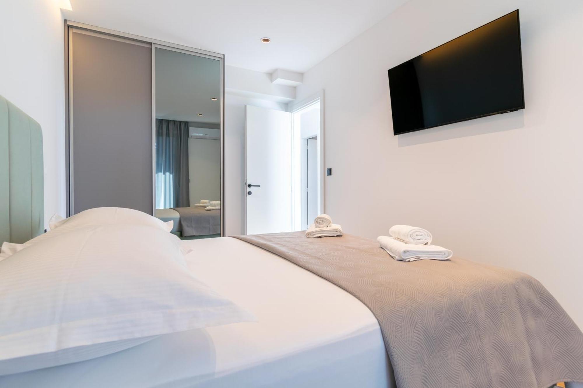 Apartmani Pino Baska Voda Bagian luar foto