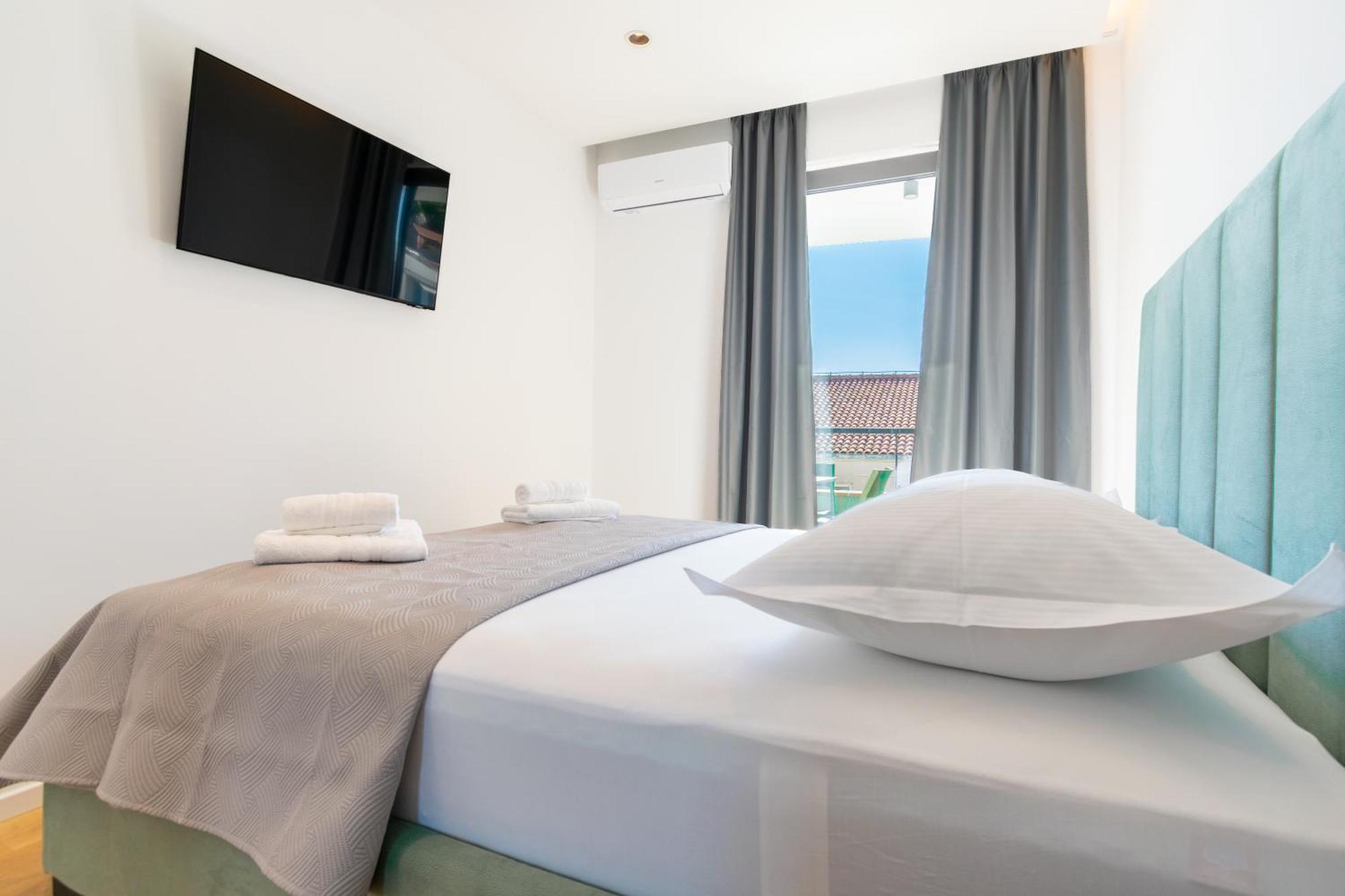 Apartmani Pino Baska Voda Bagian luar foto