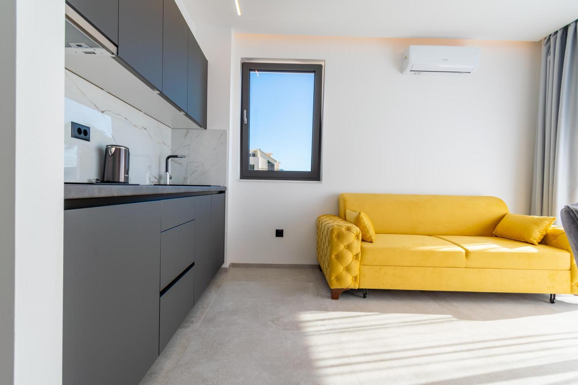 Apartmani Pino Baska Voda Bagian luar foto