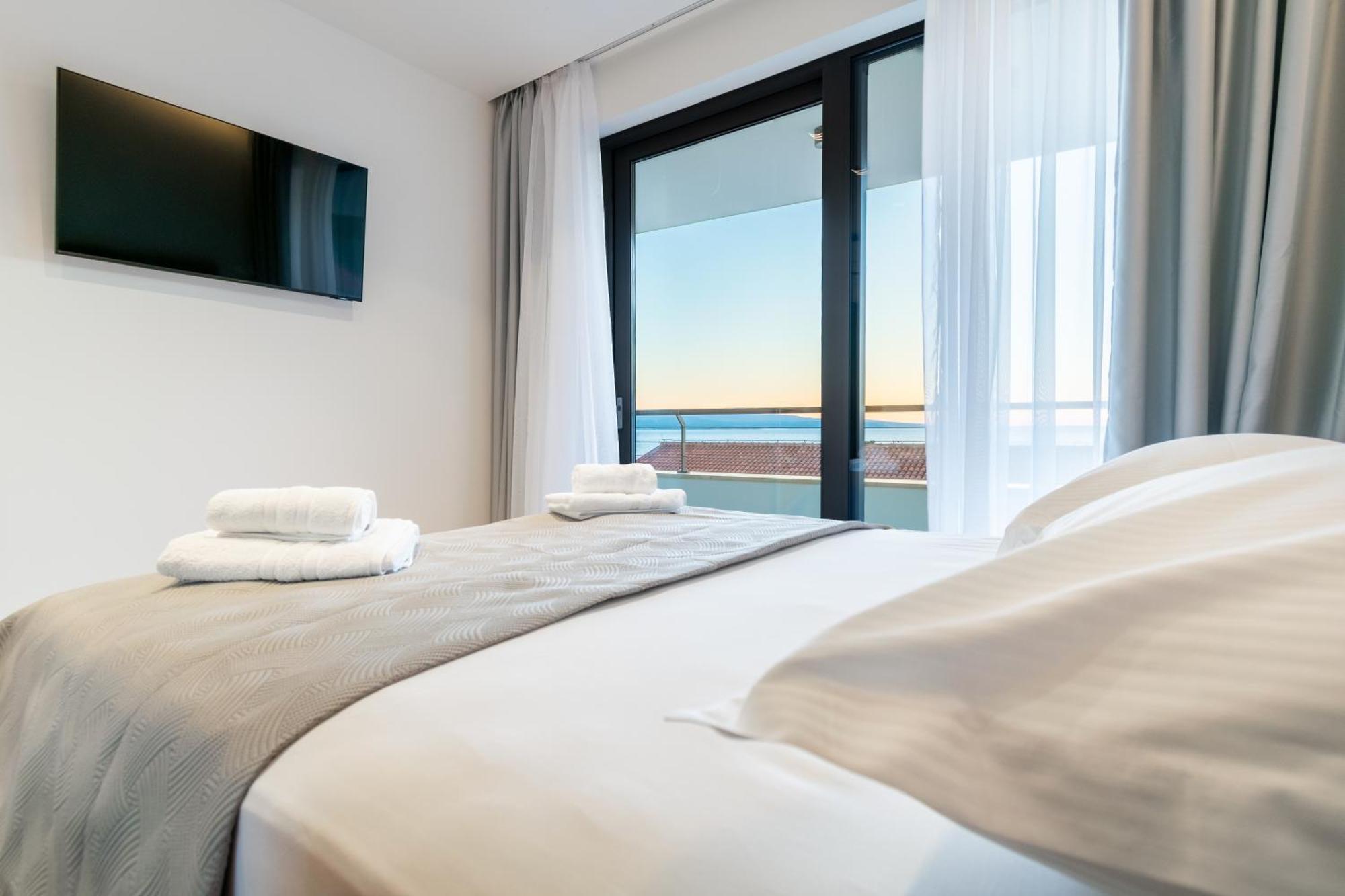 Apartmani Pino Baska Voda Bagian luar foto