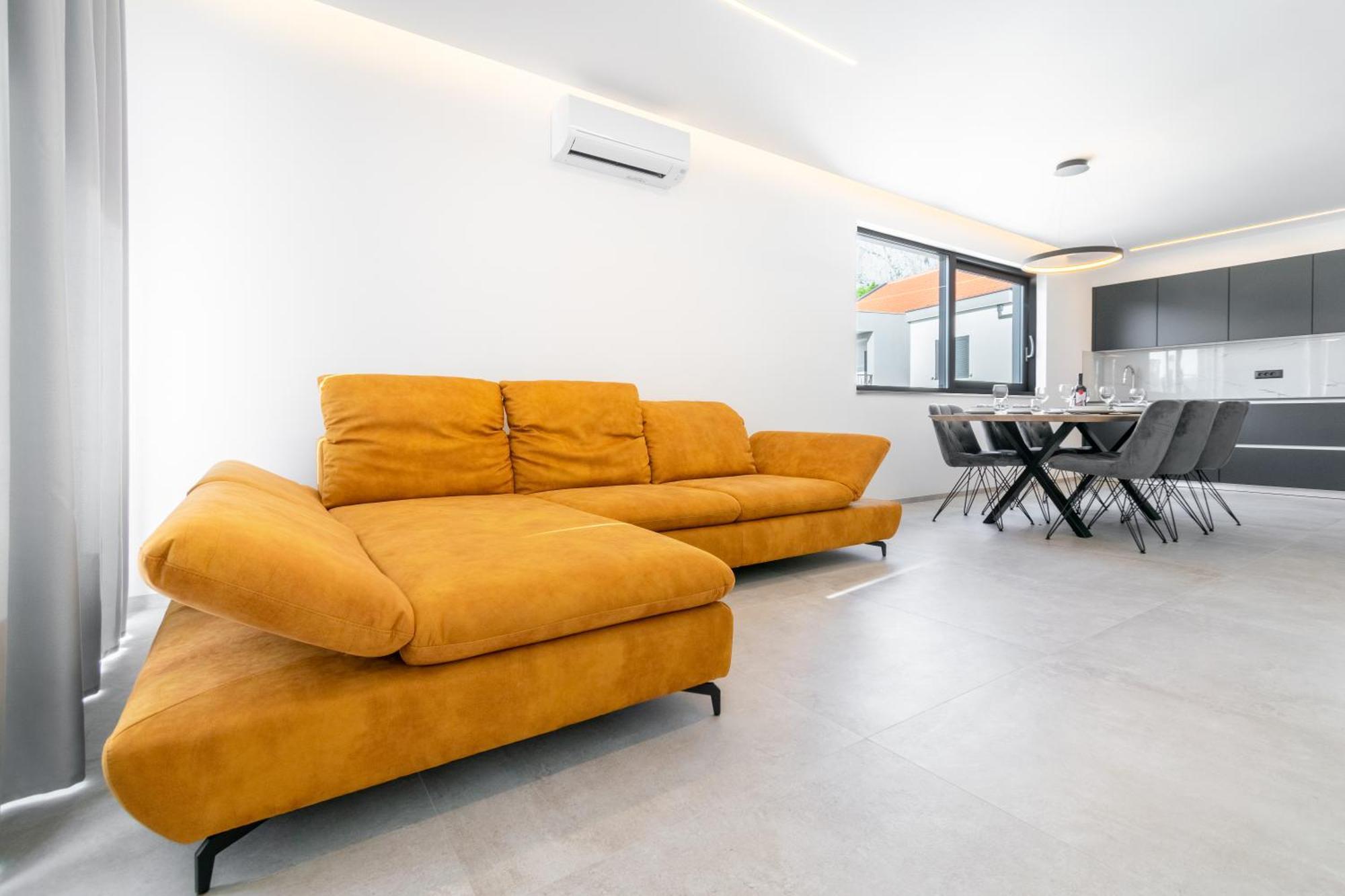 Apartmani Pino Baska Voda Bagian luar foto