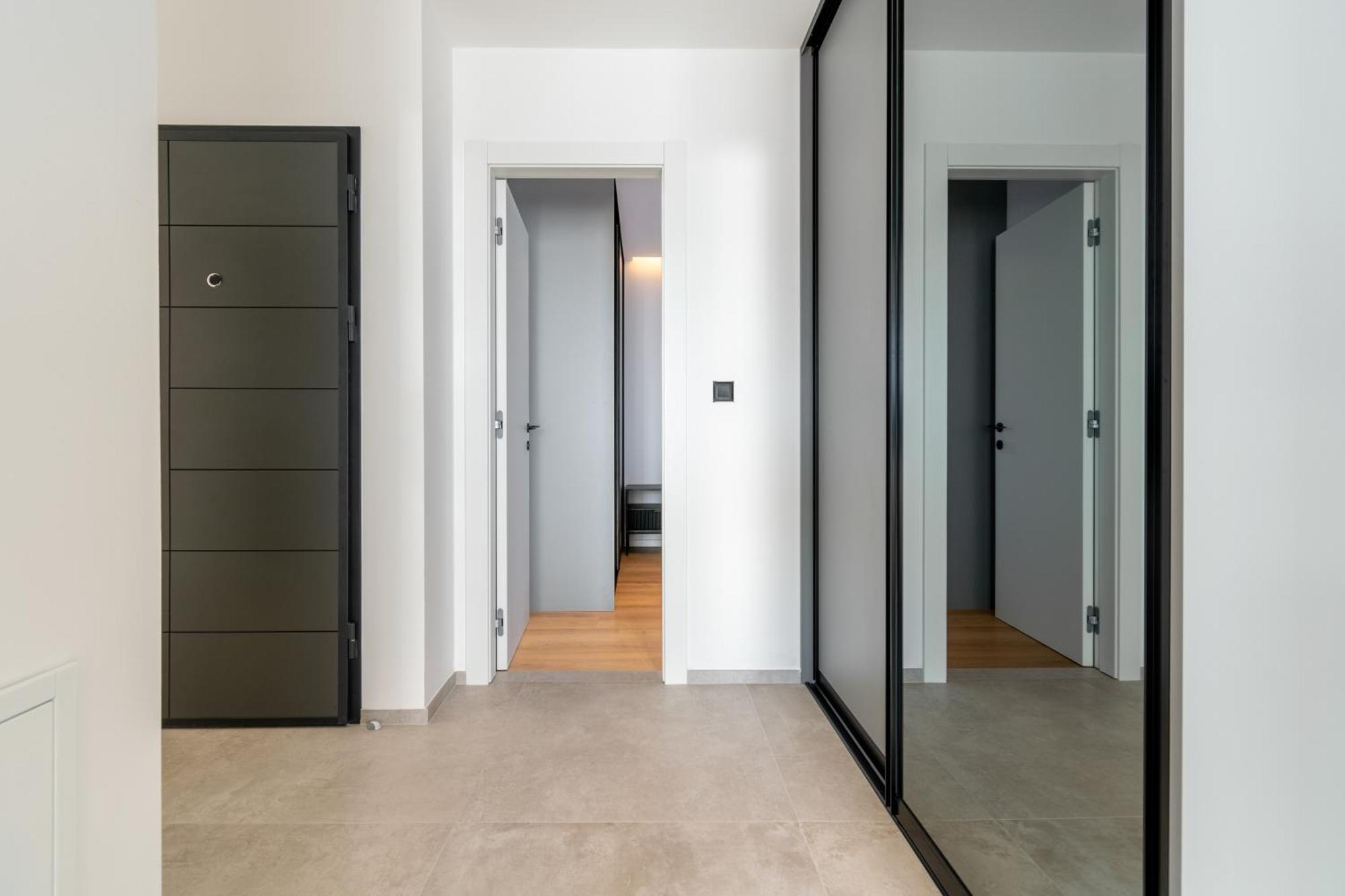 Apartmani Pino Baska Voda Ruang foto