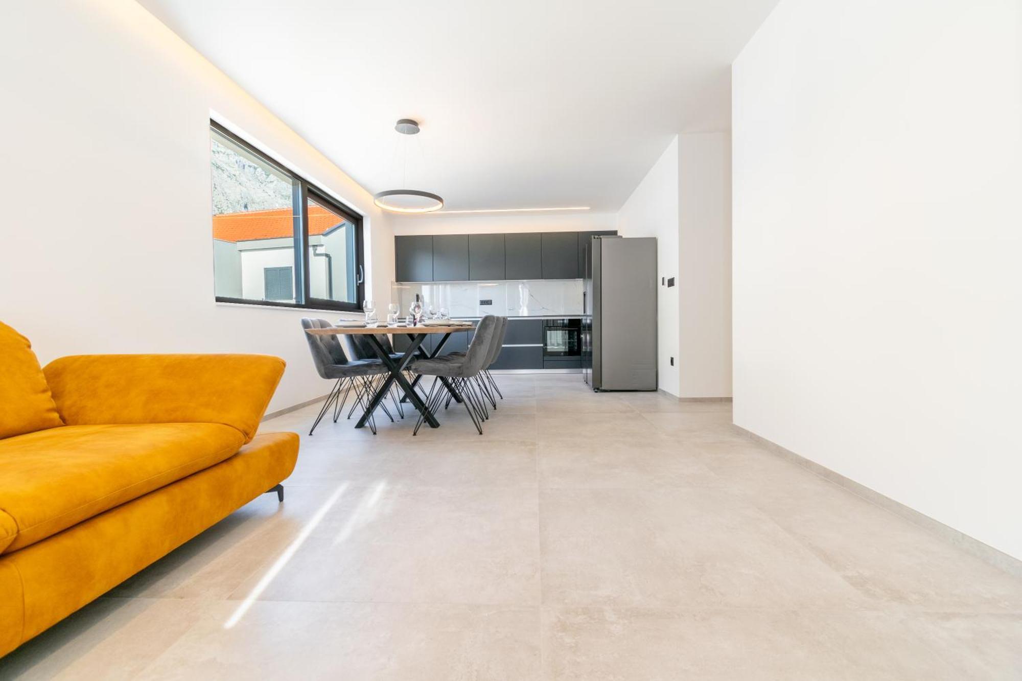Apartmani Pino Baska Voda Ruang foto
